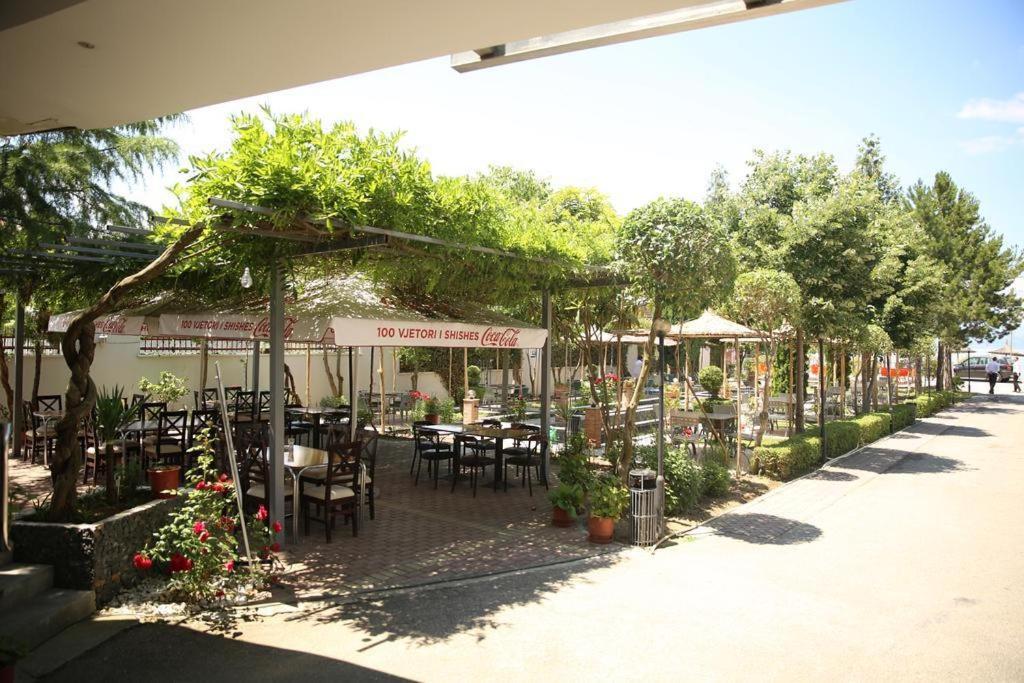 Sirena Hotel Tushemisht 外观 照片