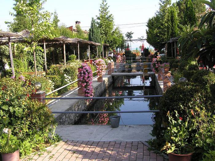 Sirena Hotel Tushemisht 外观 照片