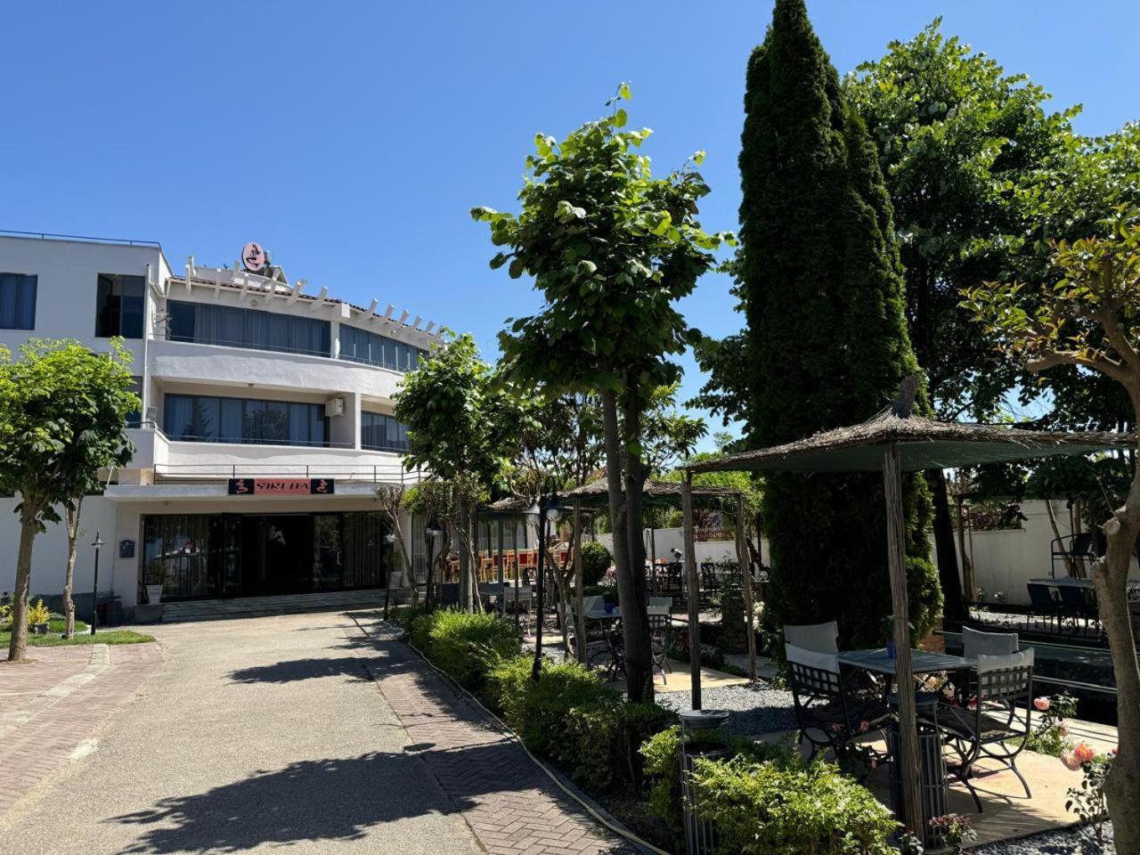 Sirena Hotel Tushemisht 外观 照片