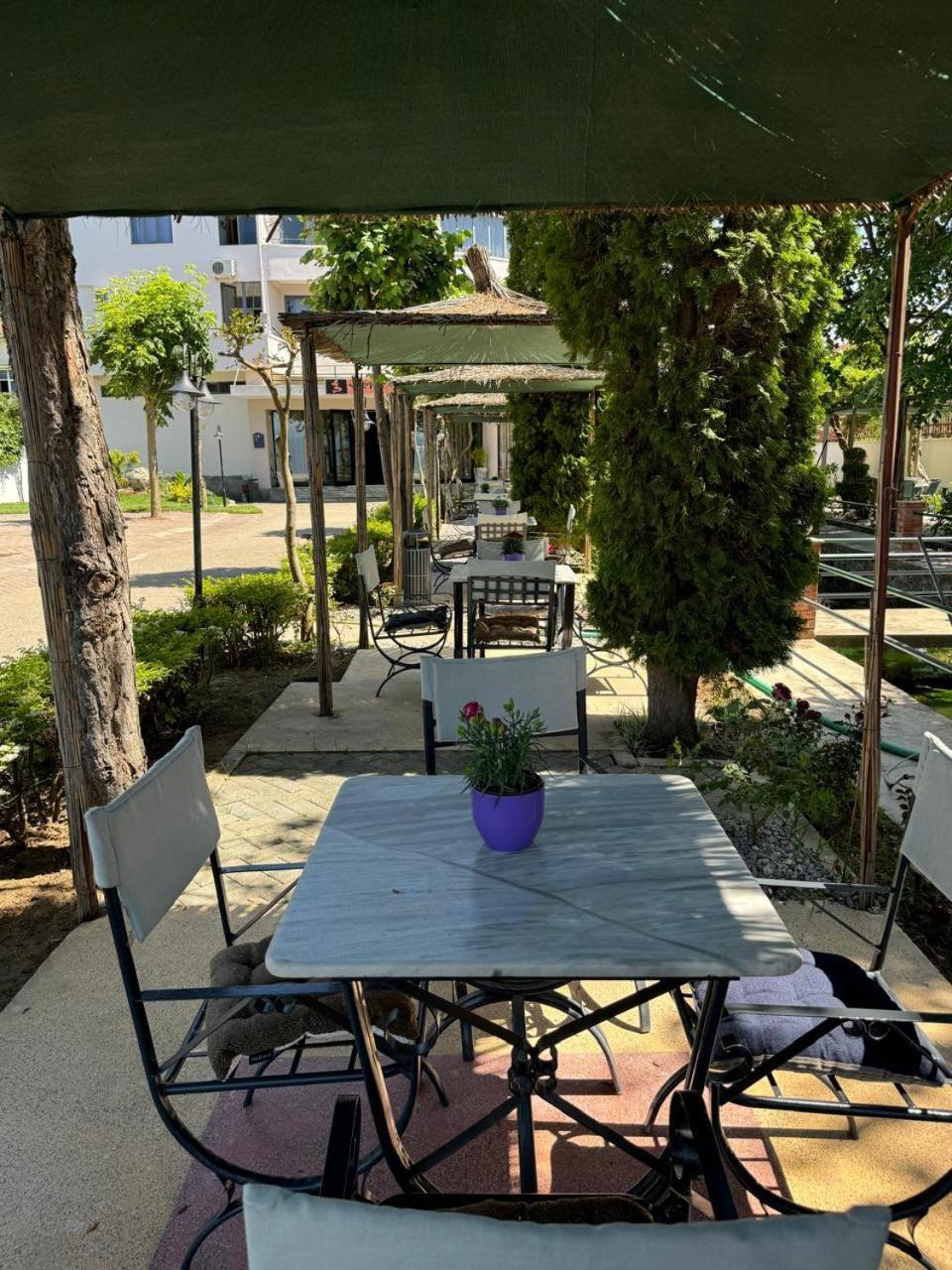 Sirena Hotel Tushemisht 外观 照片