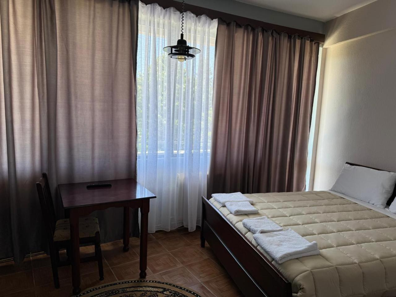 Sirena Hotel Tushemisht 外观 照片