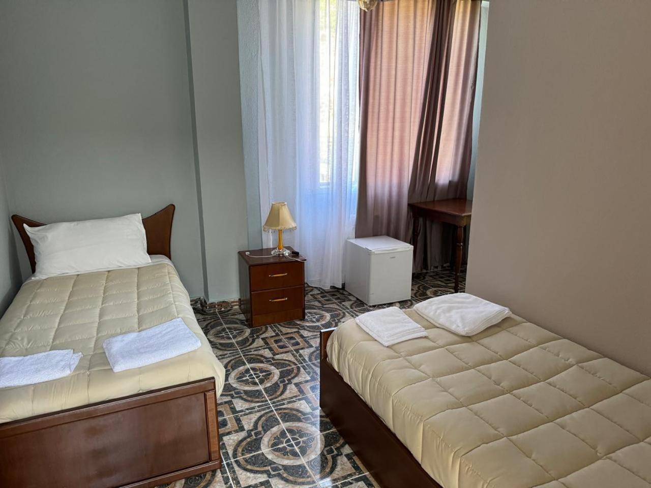 Sirena Hotel Tushemisht 外观 照片