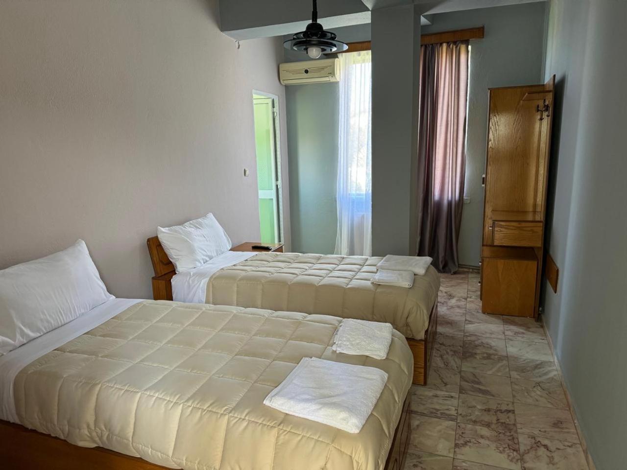 Sirena Hotel Tushemisht 外观 照片