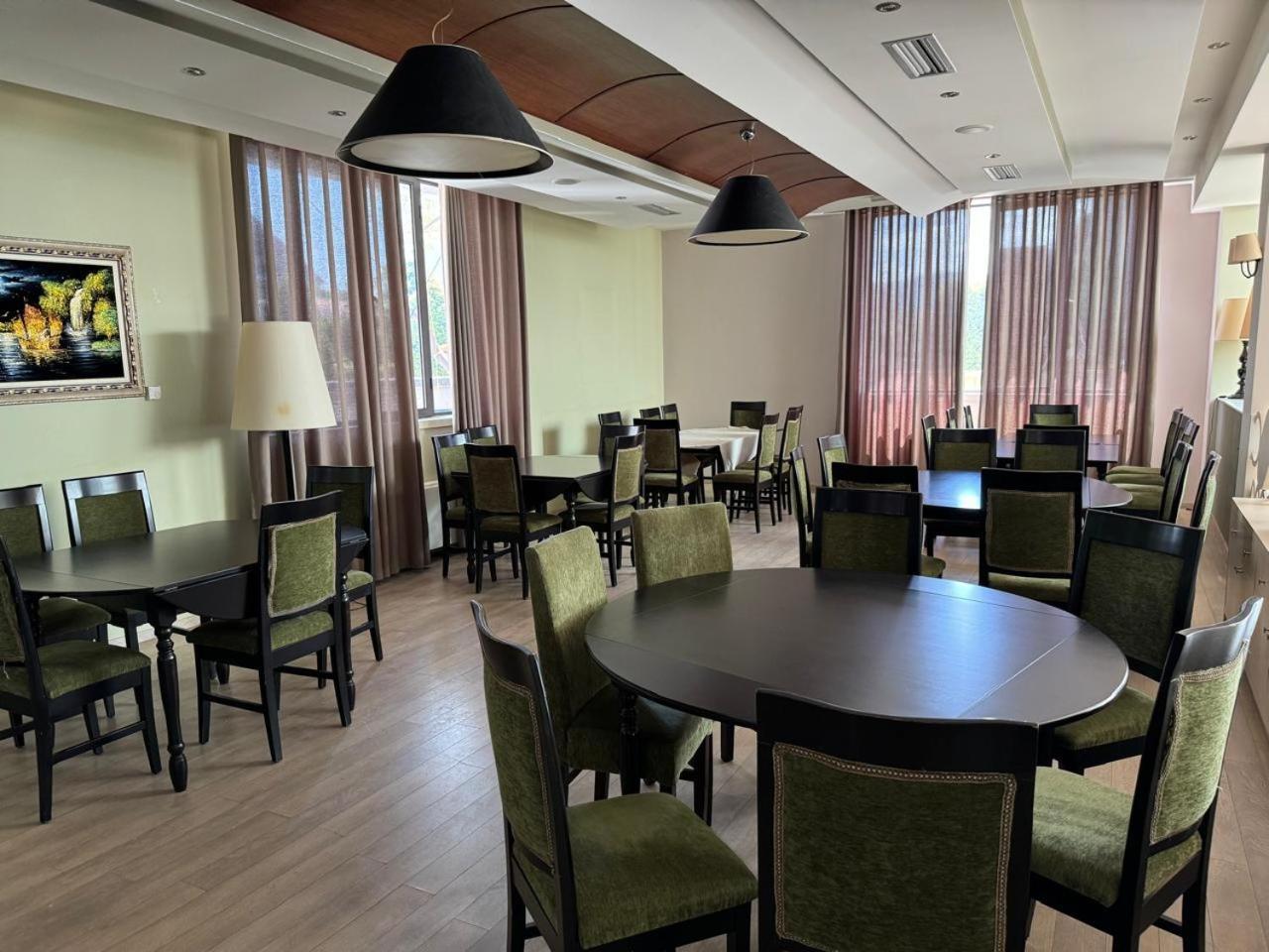 Sirena Hotel Tushemisht 外观 照片