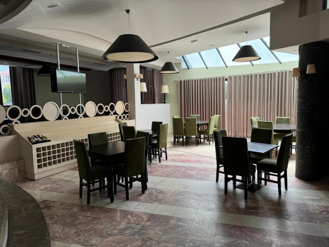 Sirena Hotel Tushemisht 外观 照片