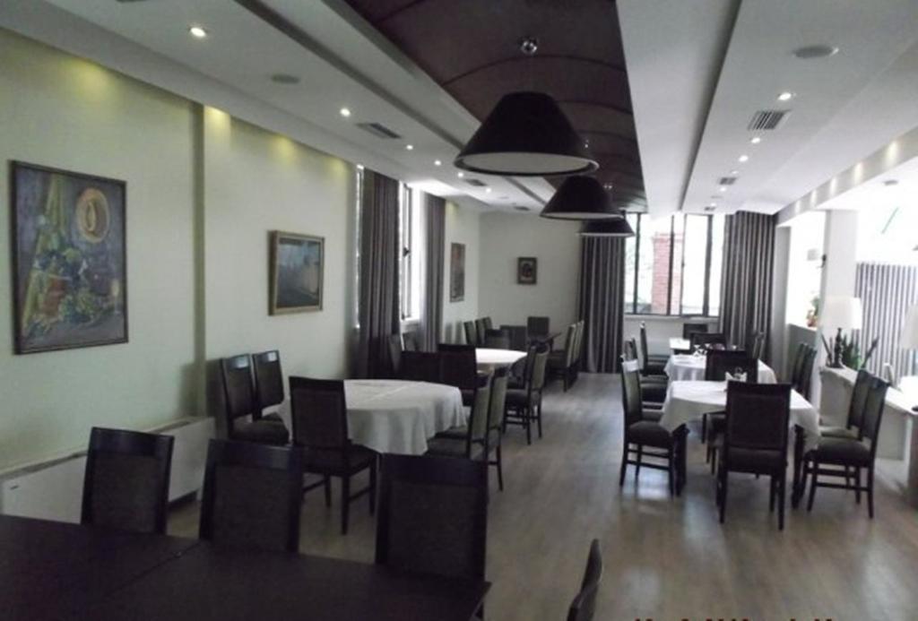 Sirena Hotel Tushemisht 外观 照片