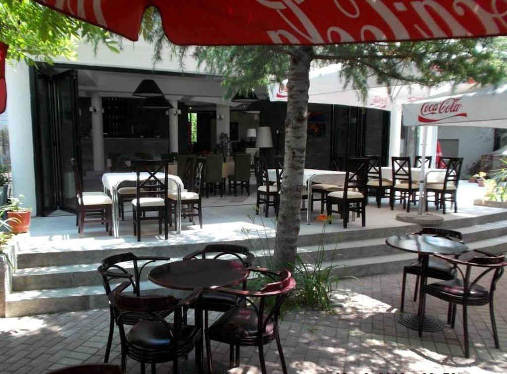 Sirena Hotel Tushemisht 外观 照片