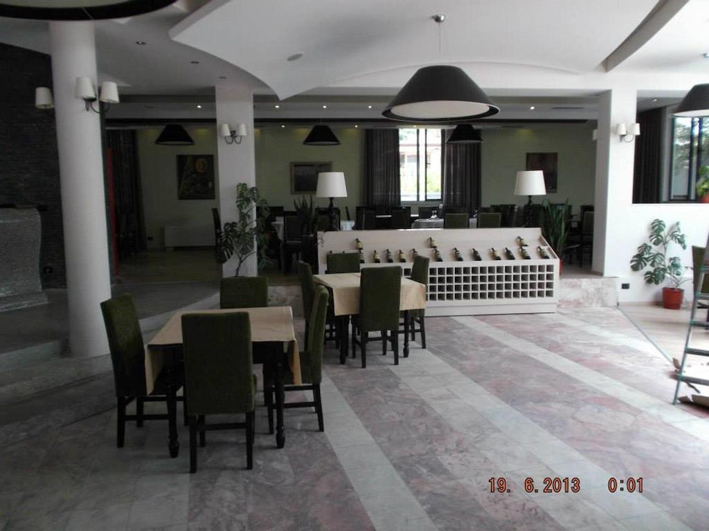 Sirena Hotel Tushemisht 外观 照片
