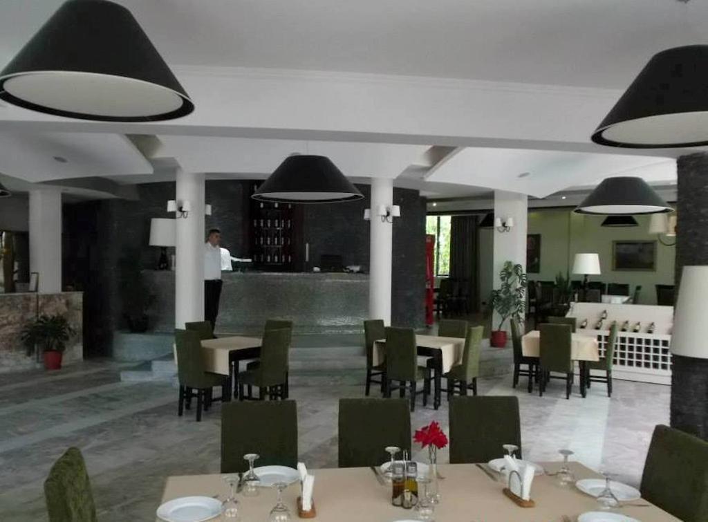 Sirena Hotel Tushemisht 外观 照片