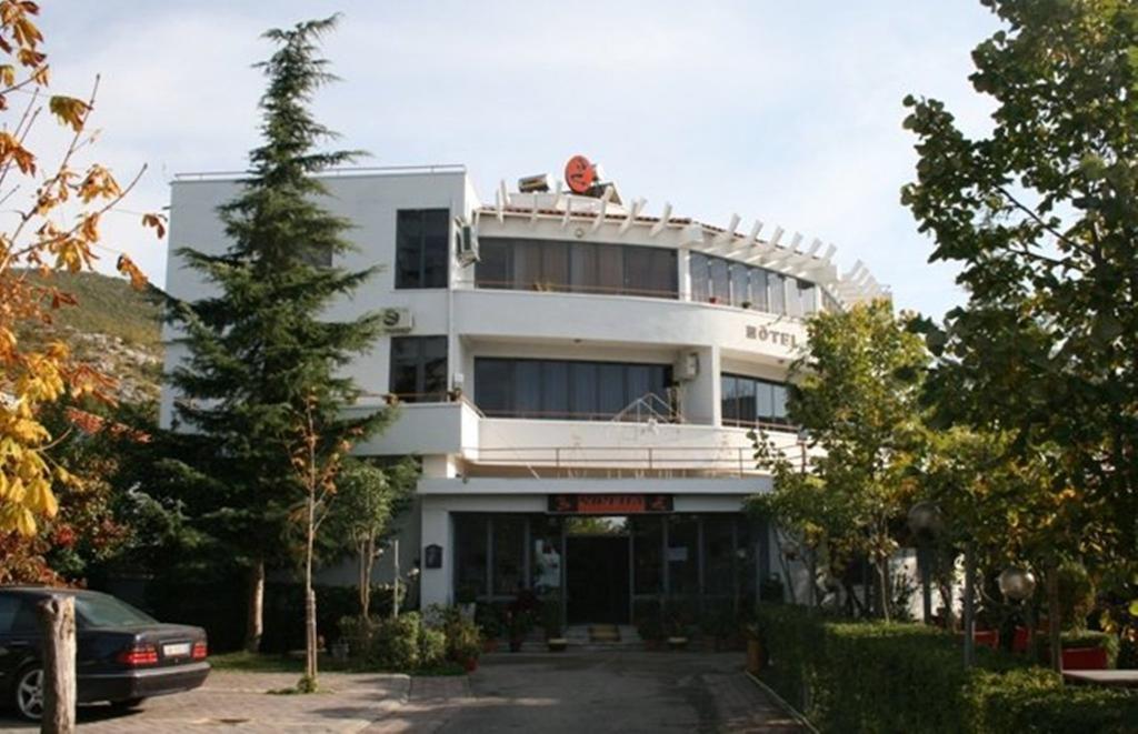 Sirena Hotel Tushemisht 外观 照片