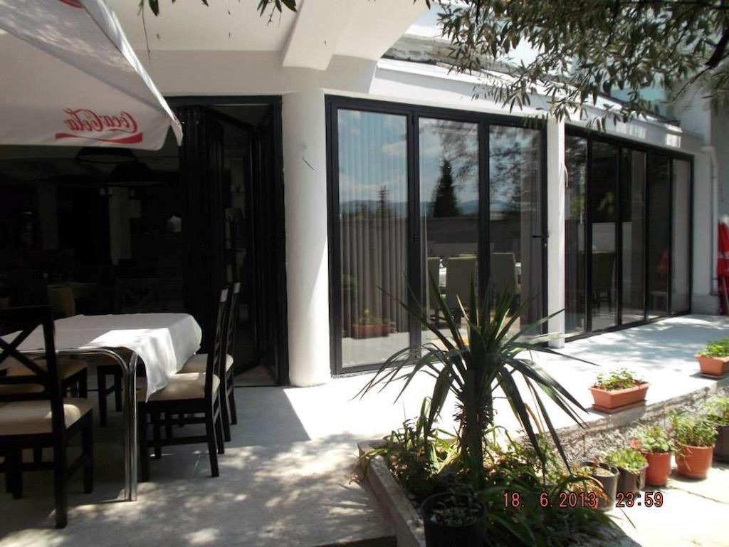 Sirena Hotel Tushemisht 外观 照片